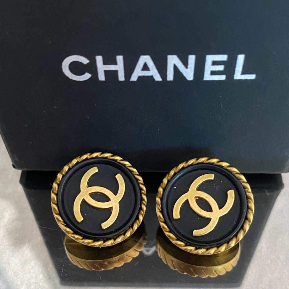 Vintage CHANEL CC Logo Earrings